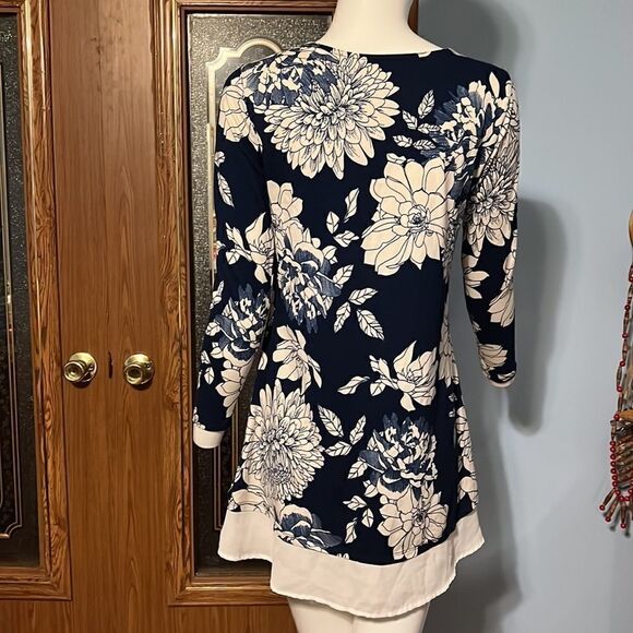 Mai Soli Tunic   - Picture 3 of 5